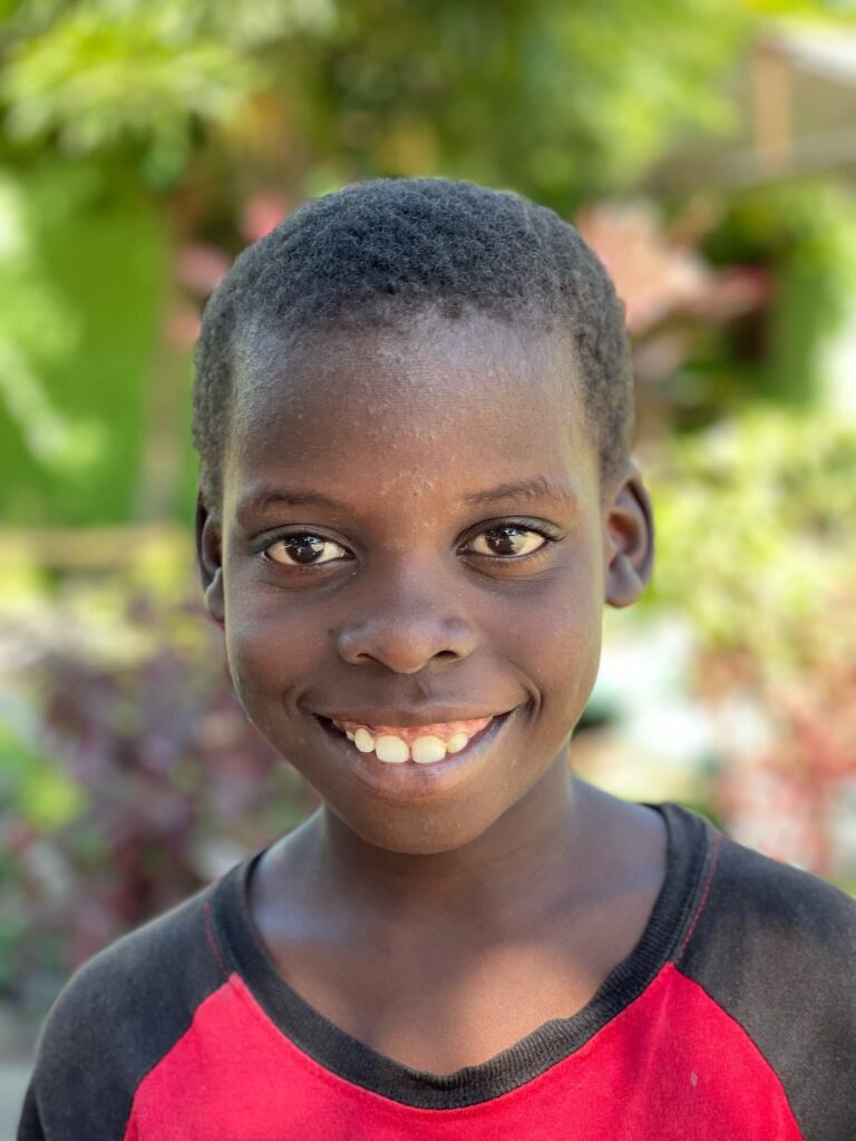 life for mozambique sponsor this child headshot